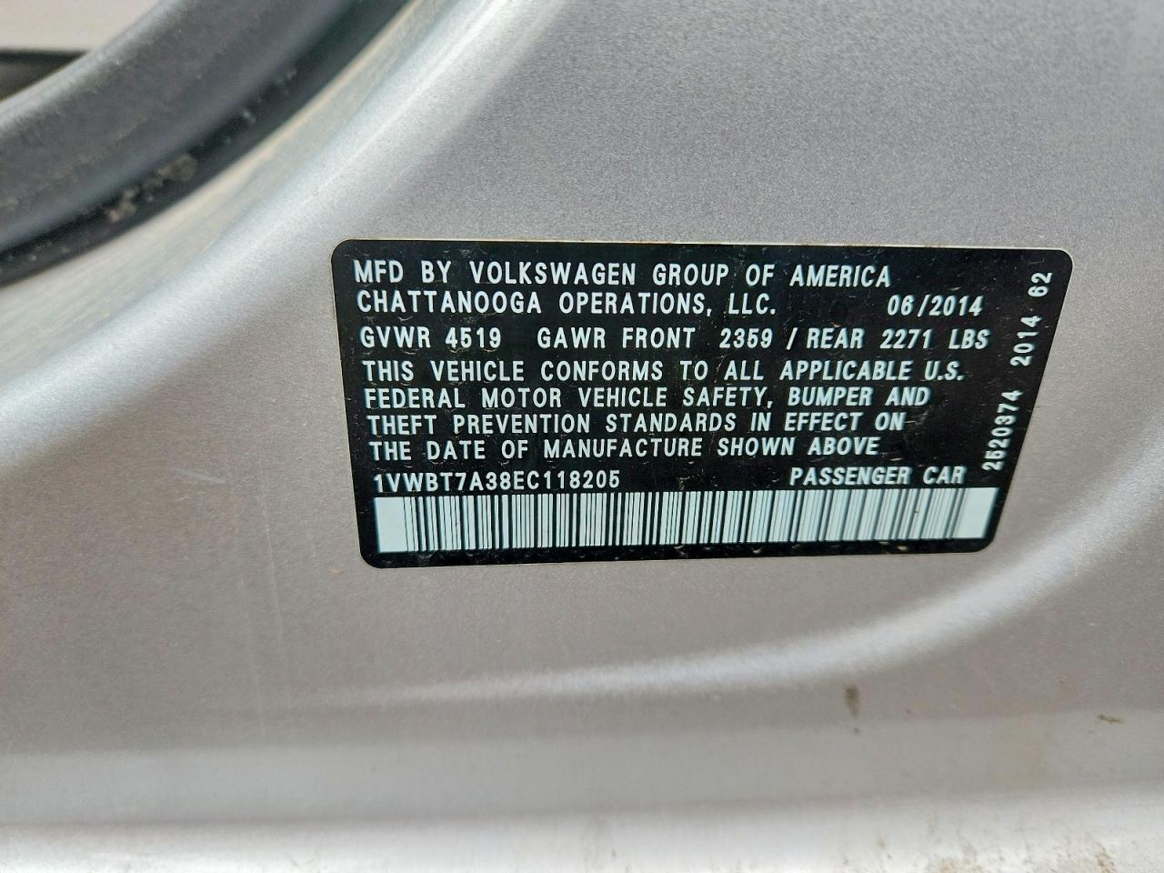 2014 VOLKSWAGEN PASSAT
