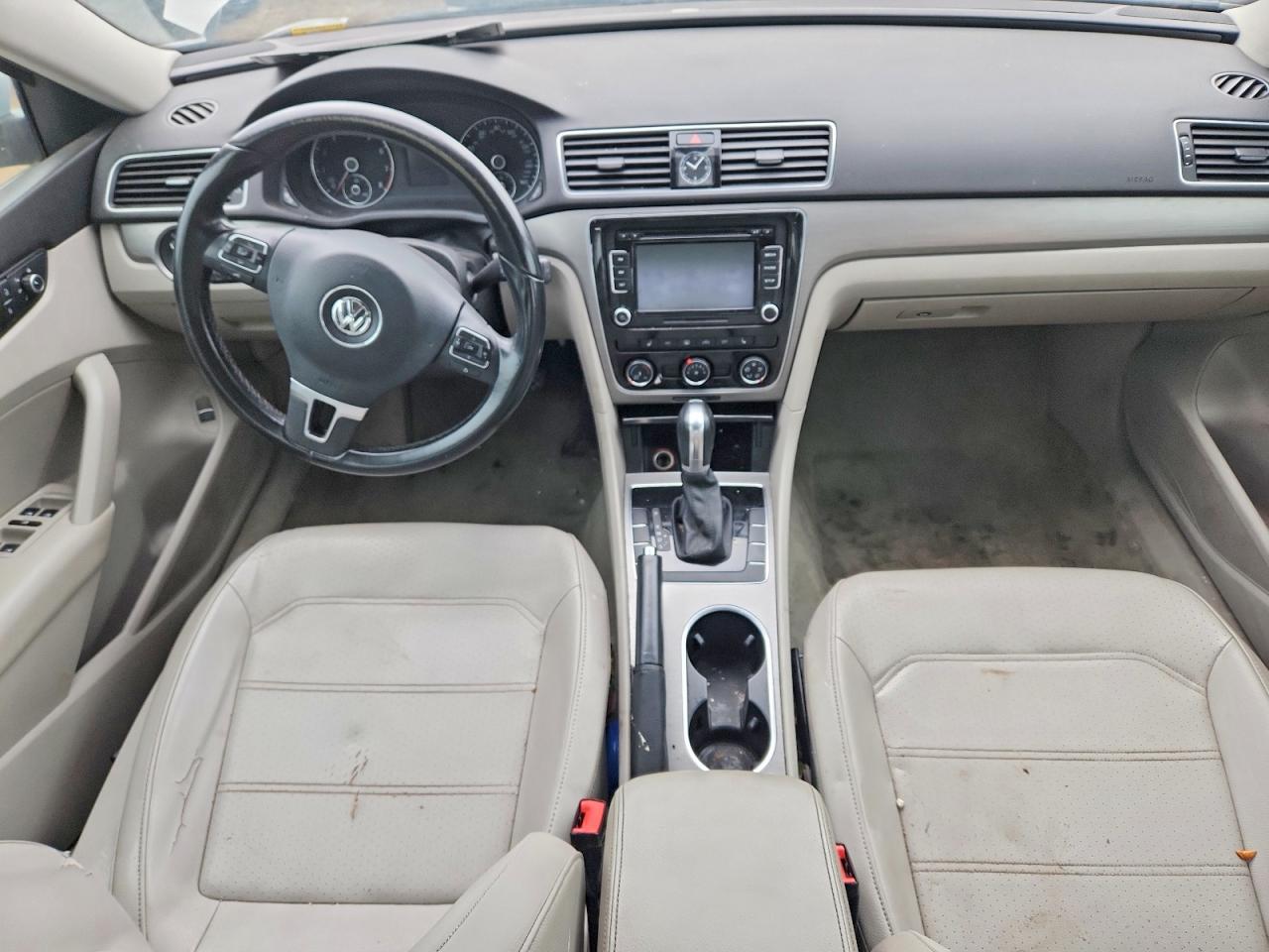 2014 VOLKSWAGEN PASSAT