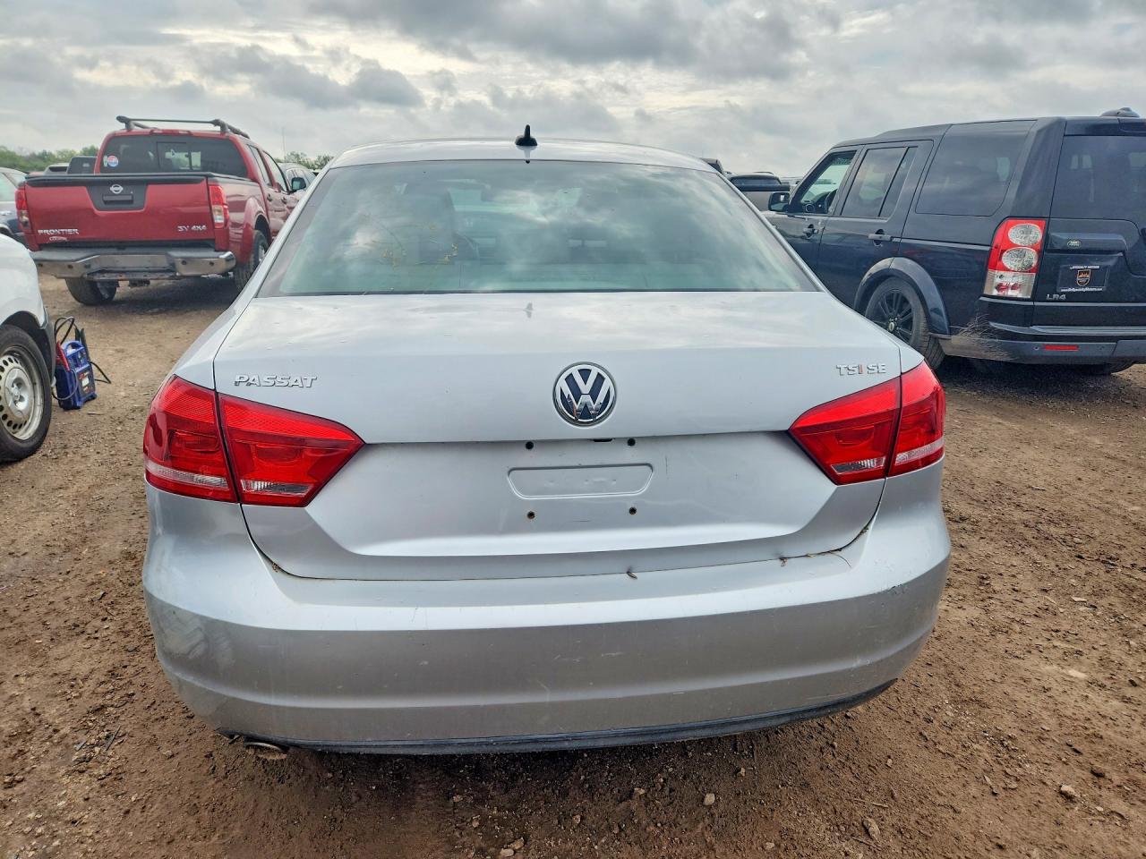2014 VOLKSWAGEN PASSAT