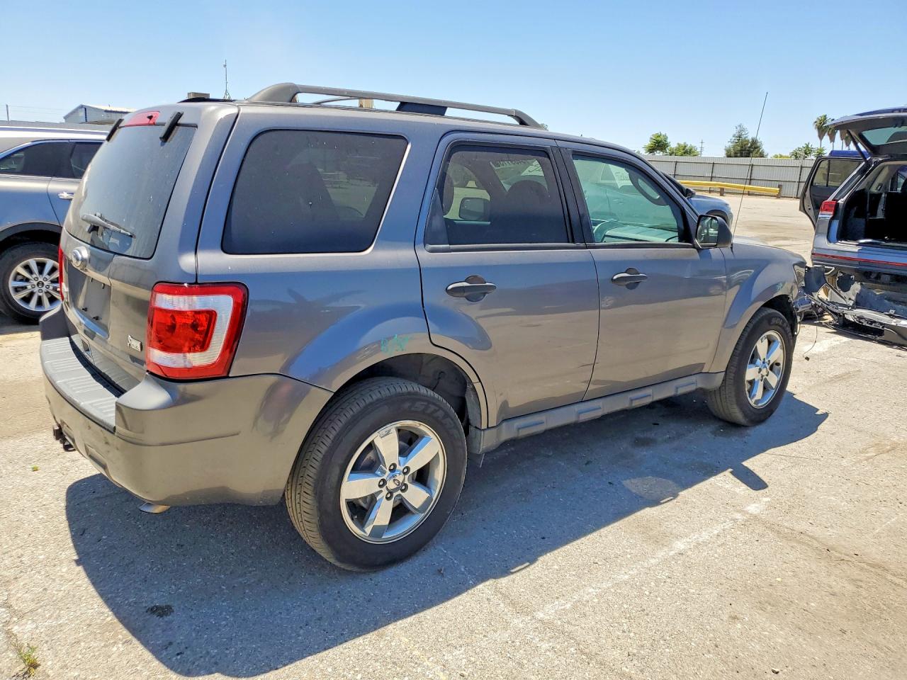2010 FORD ESCAPE