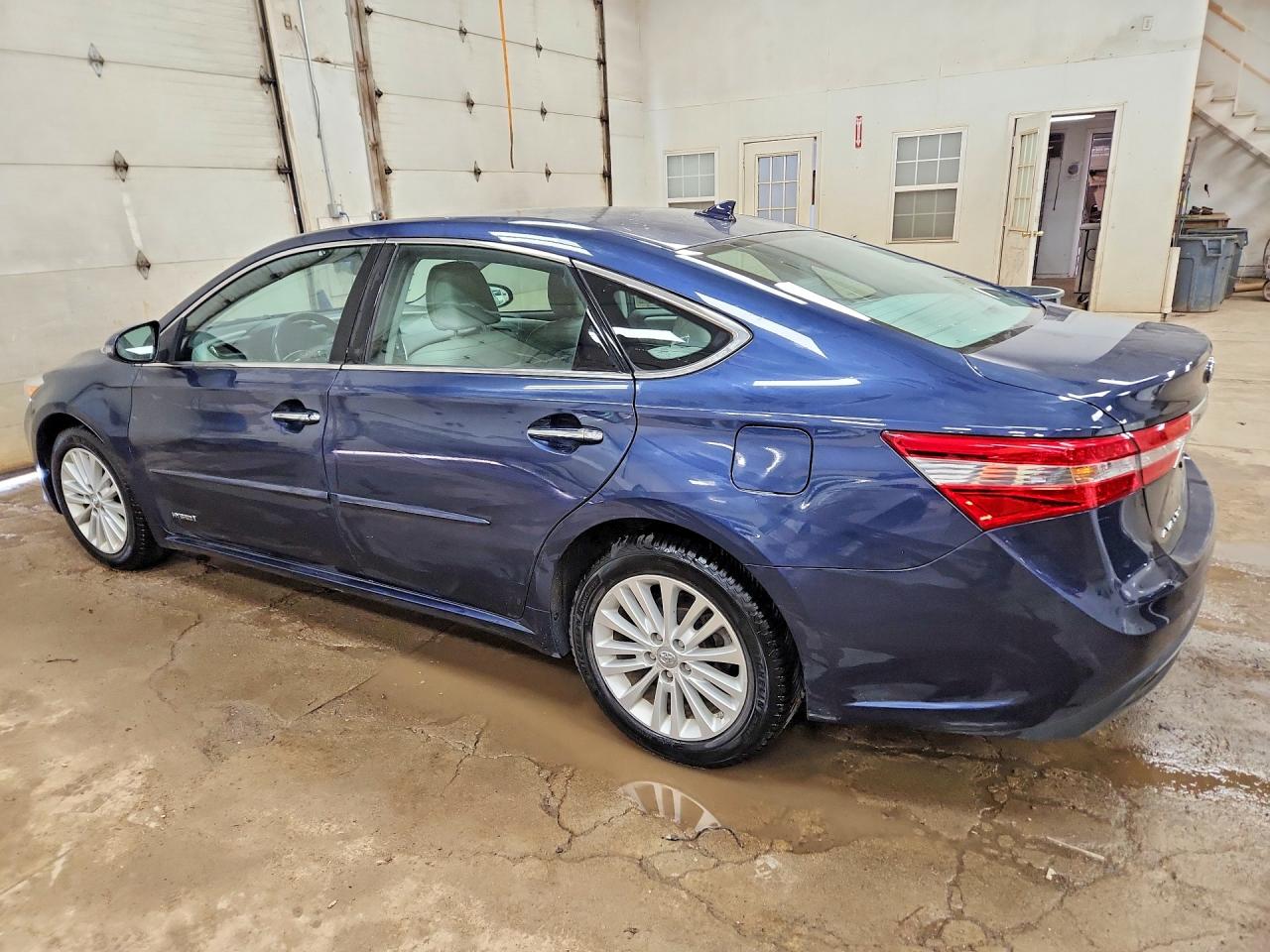 2015 TOYOTA AVALON