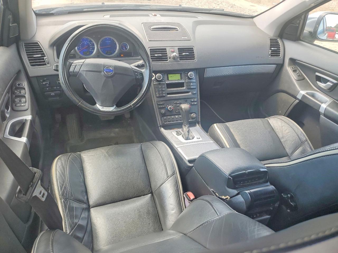 2011 VOLVO XC90