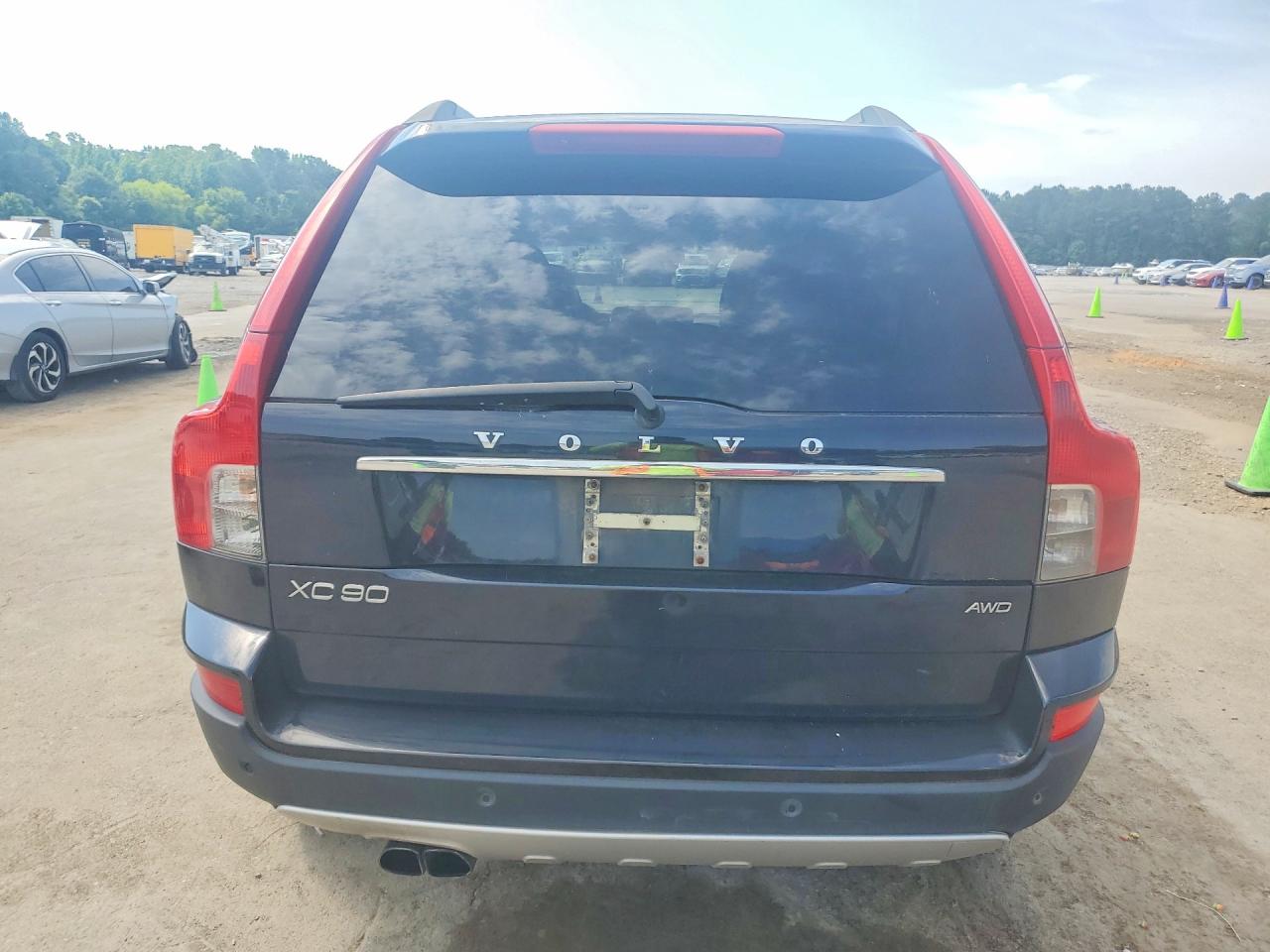 2011 VOLVO XC90