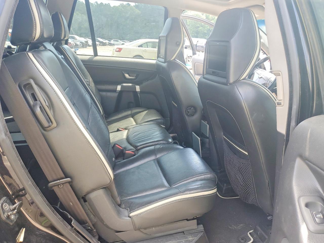 2011 VOLVO XC90