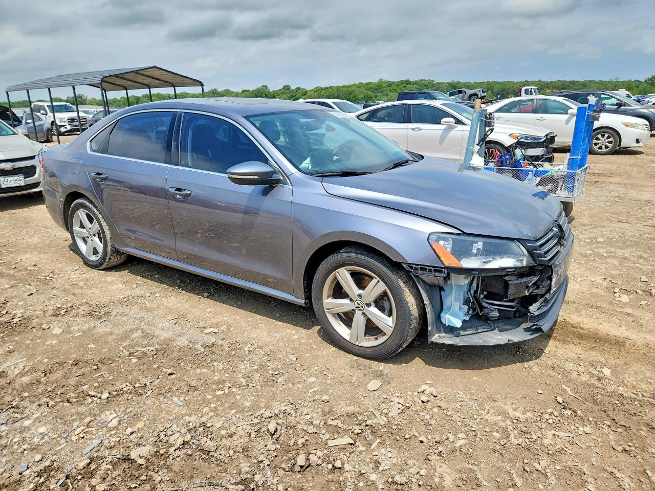 2012 VOLKSWAGEN PASSAT