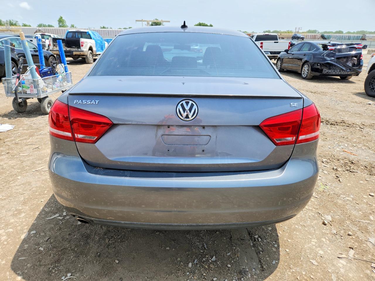 2012 VOLKSWAGEN PASSAT