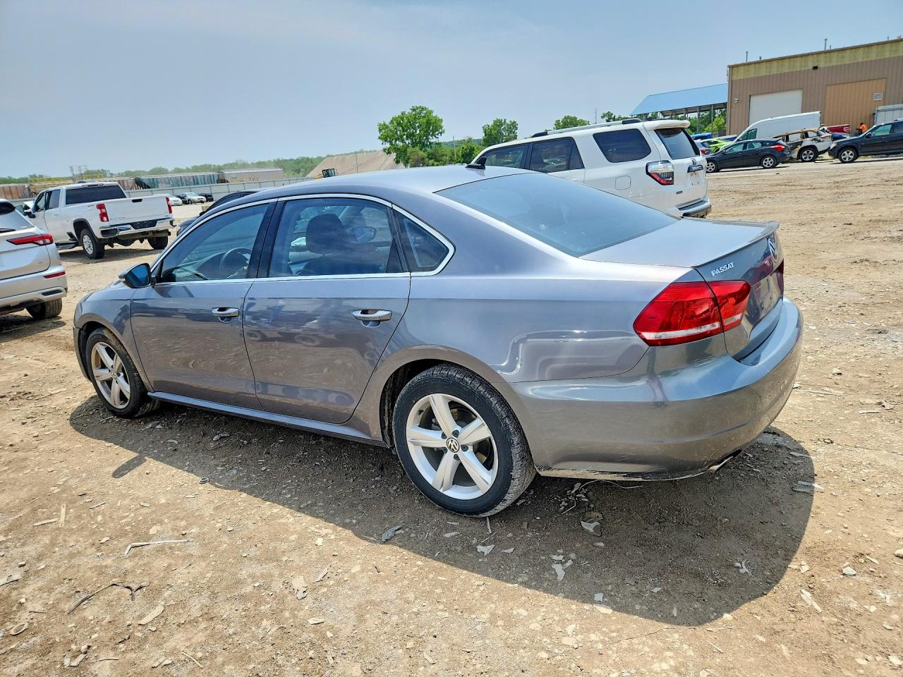2012 VOLKSWAGEN PASSAT