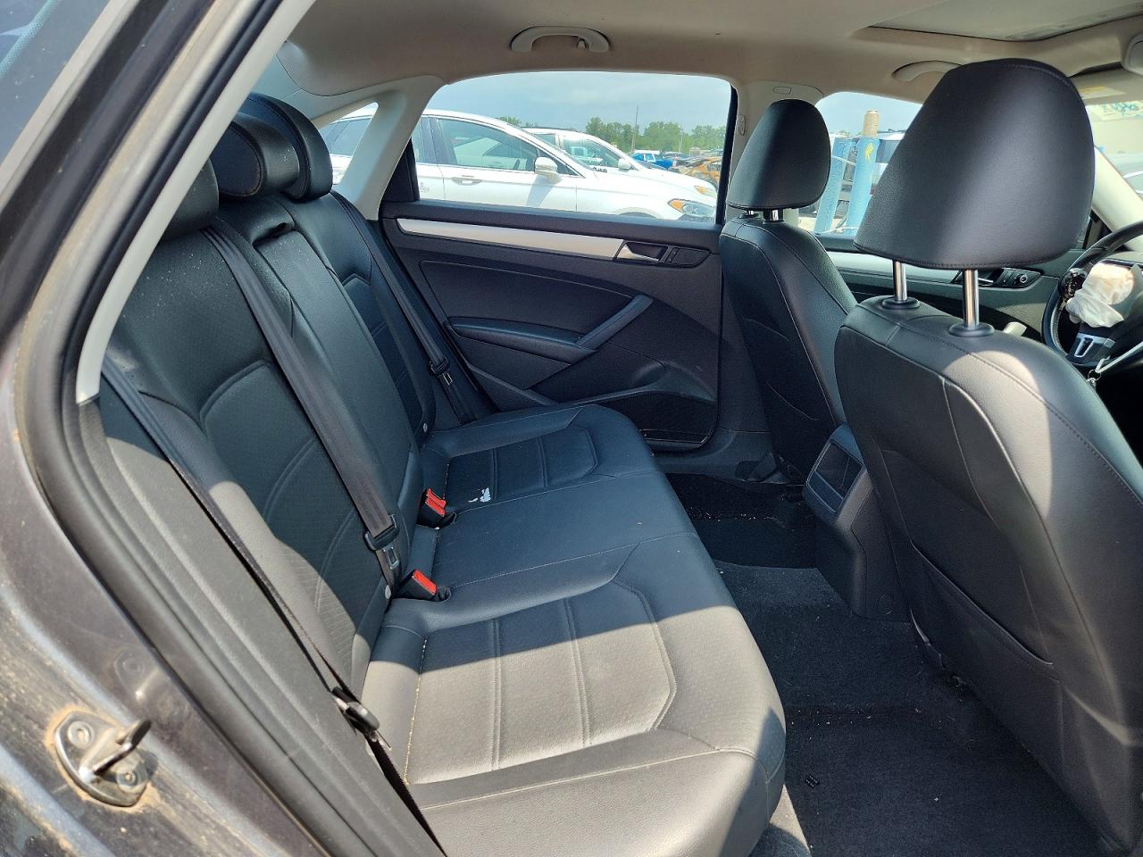 2012 VOLKSWAGEN PASSAT