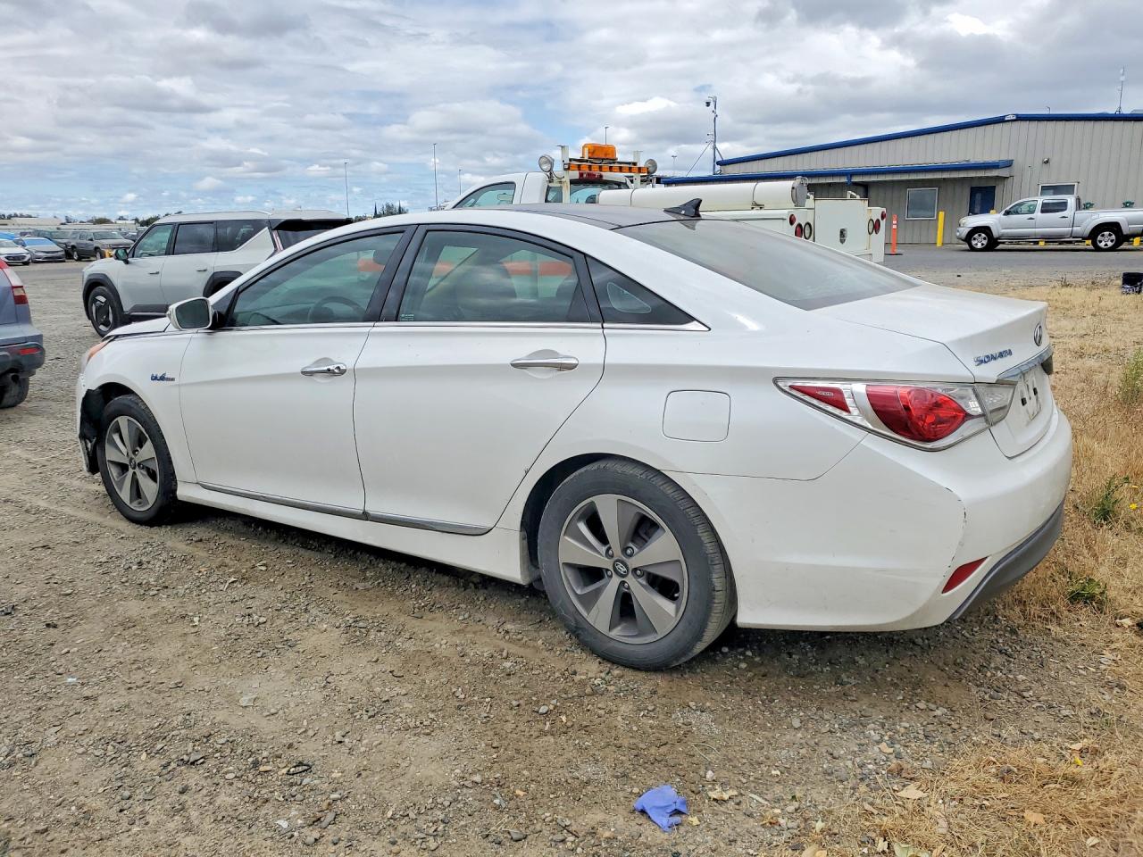 2011 HYUNDAI SONATA