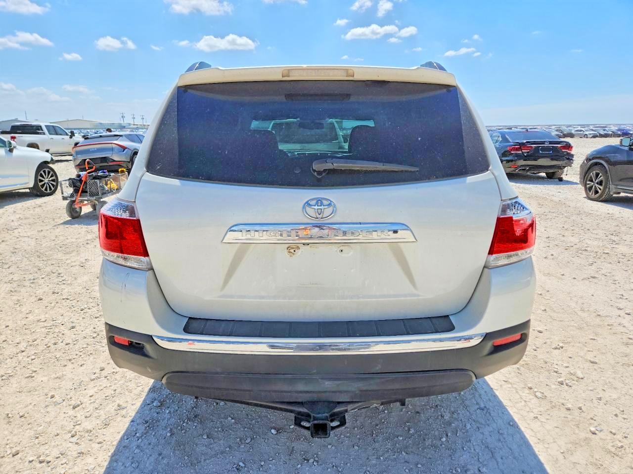 2013 TOYOTA HIGHLANDER