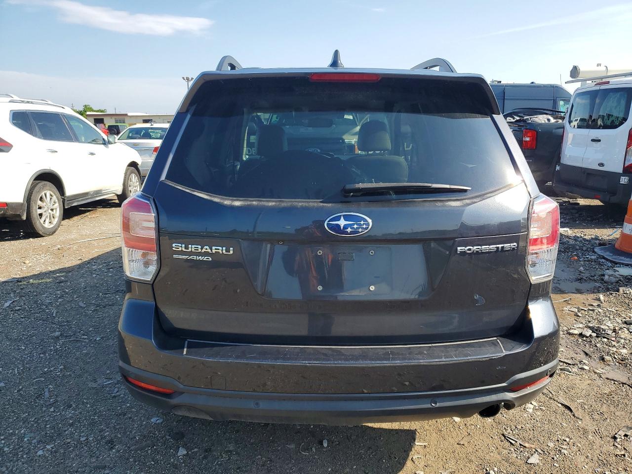 2018 SUBARU FORESTER