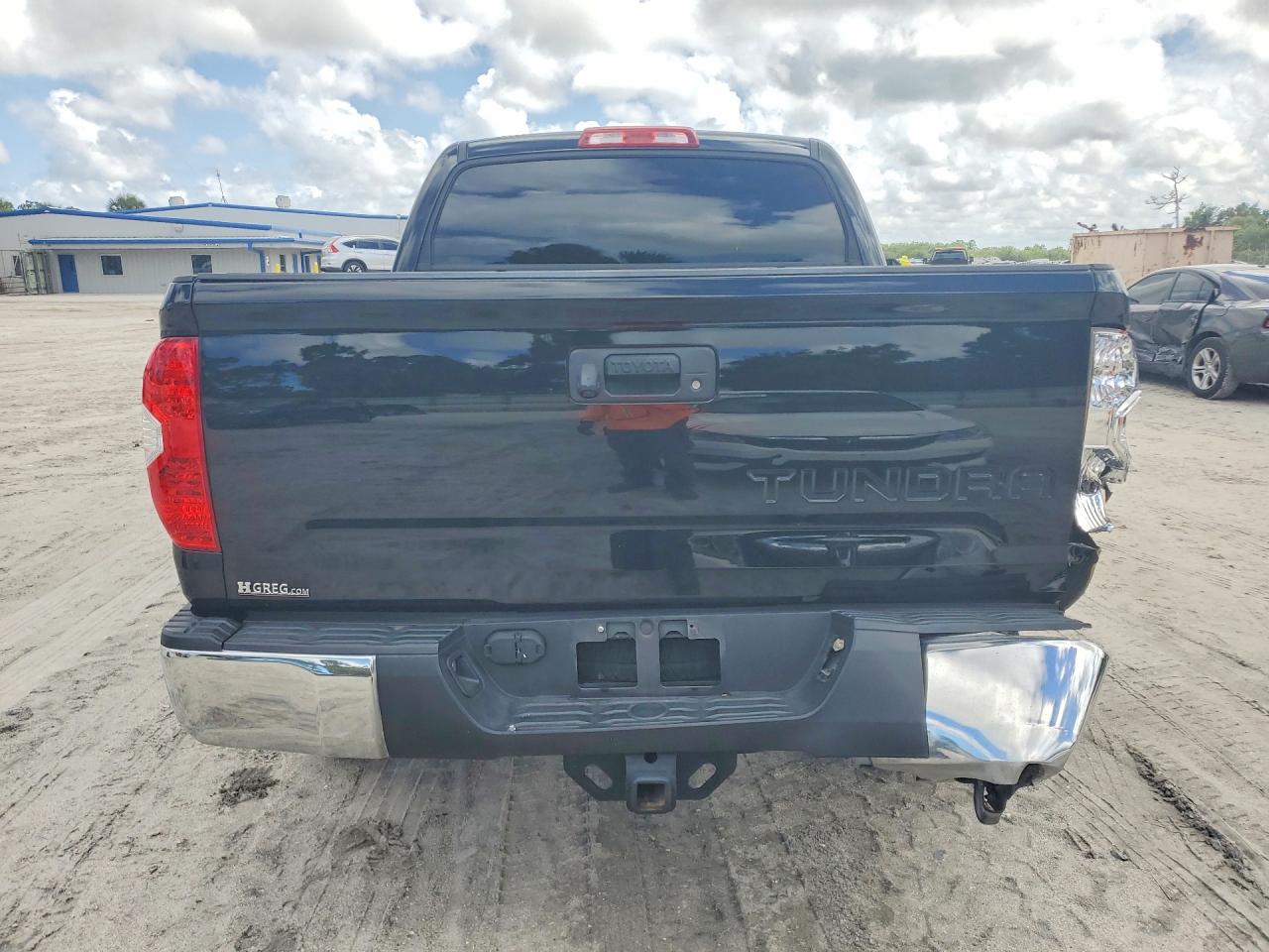2017 TOYOTA TUNDRA