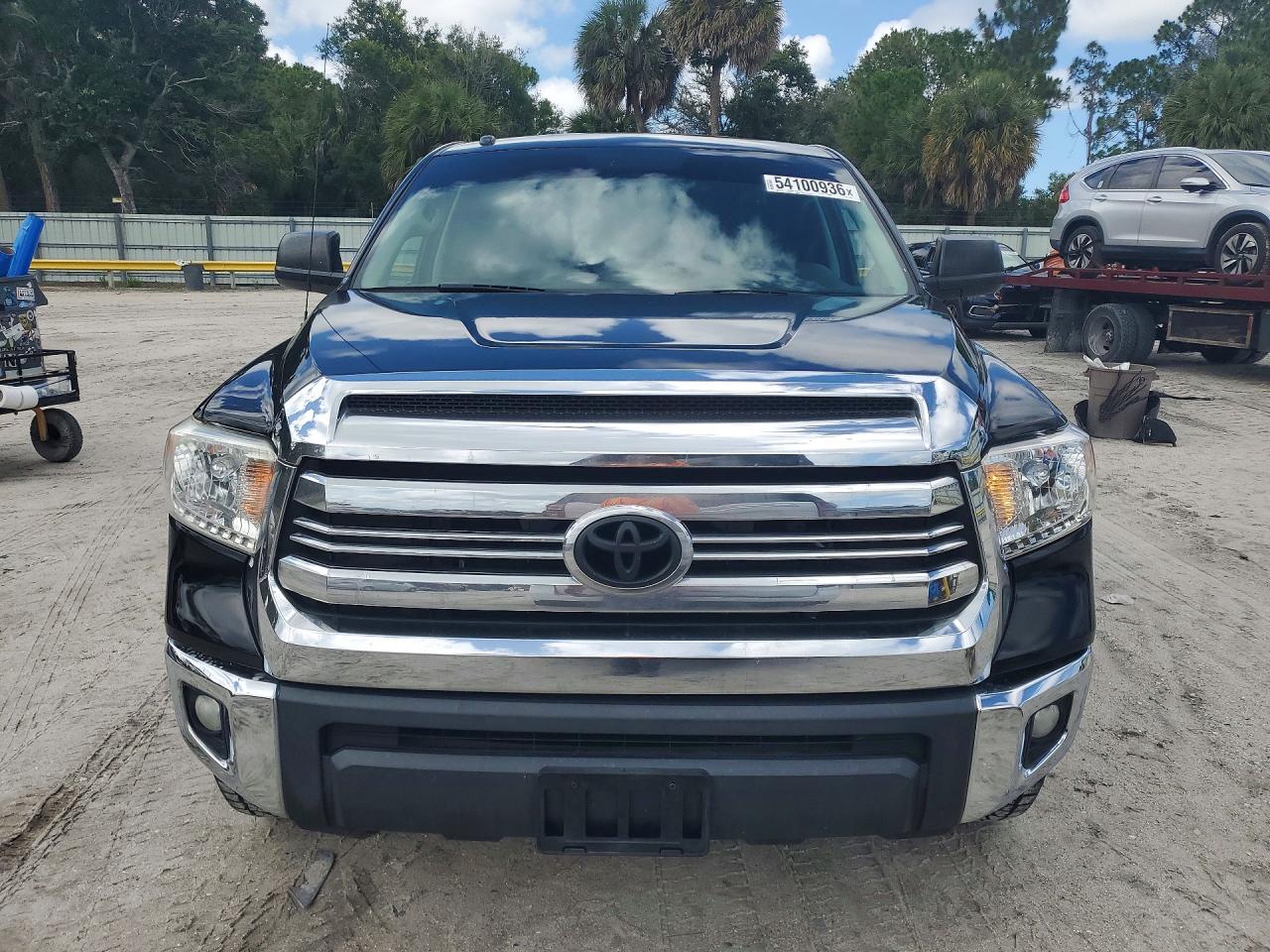 2017 TOYOTA TUNDRA