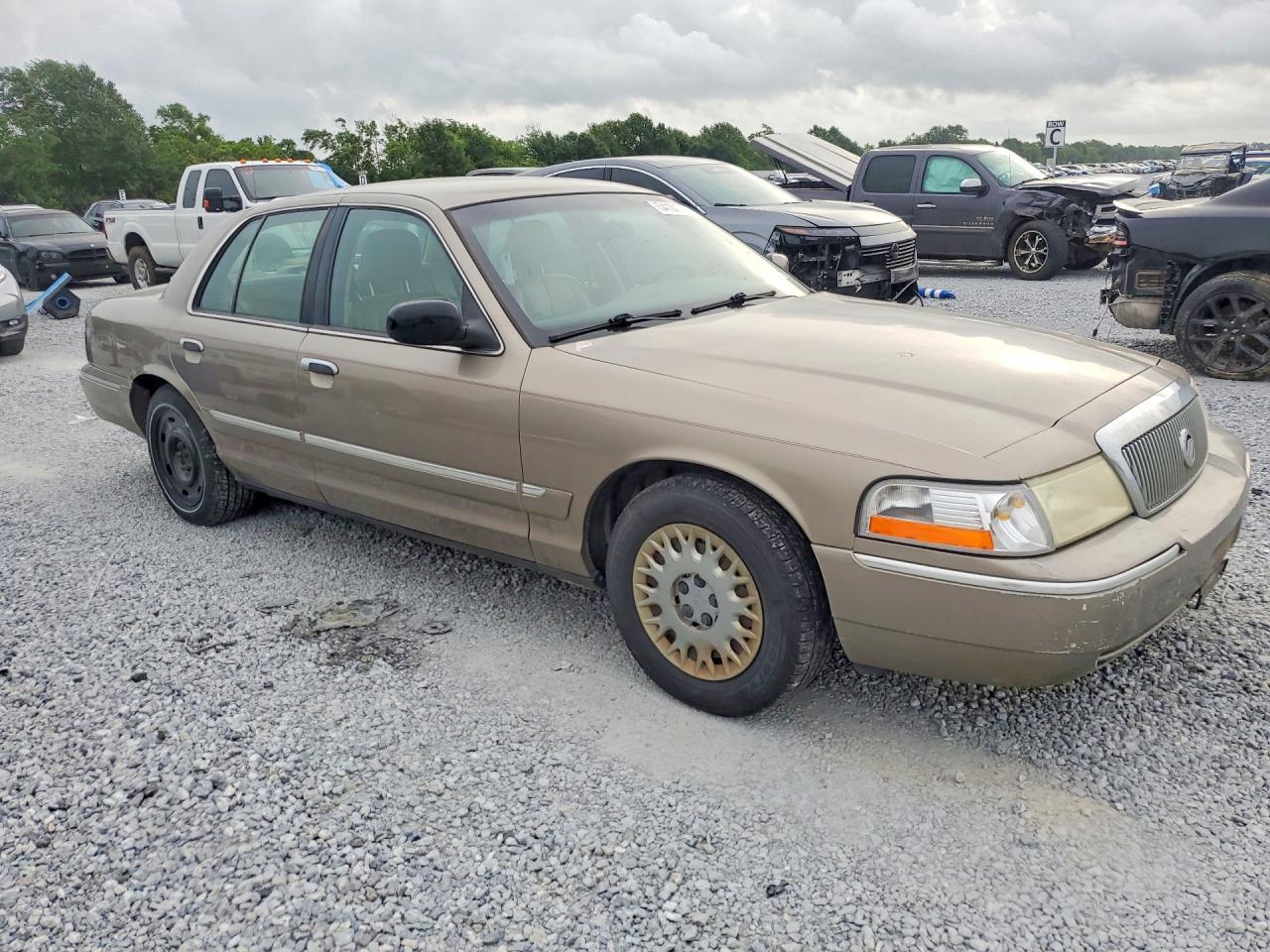2003 MERCURY GRMARQUIS