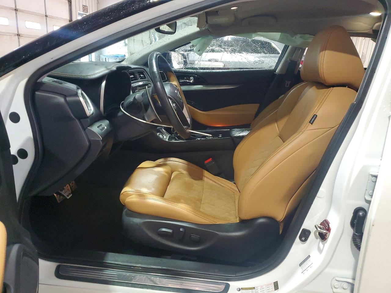 2016 NISSAN MAXIMA