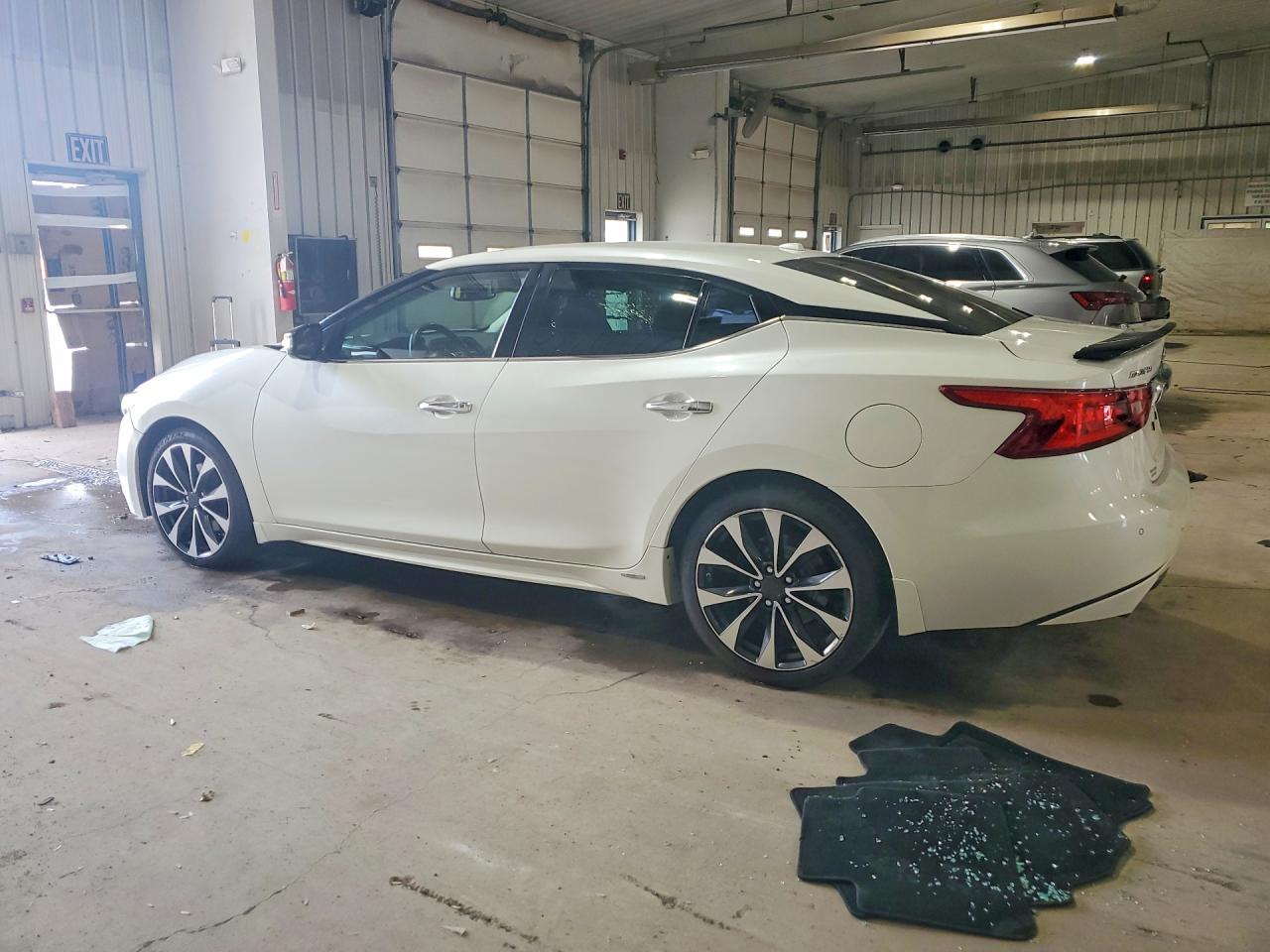 2016 NISSAN MAXIMA