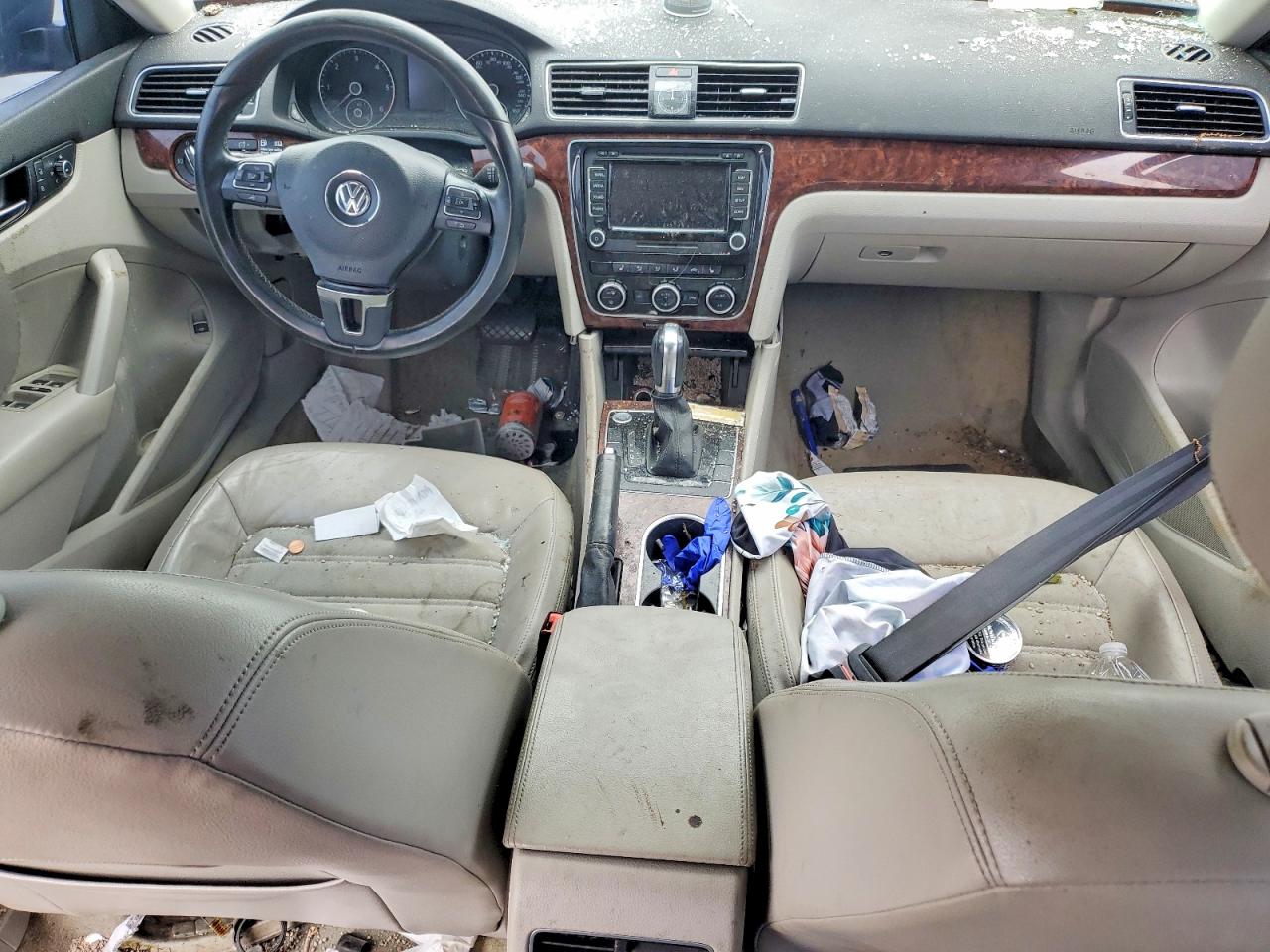 2013 VOLKSWAGEN PASSAT