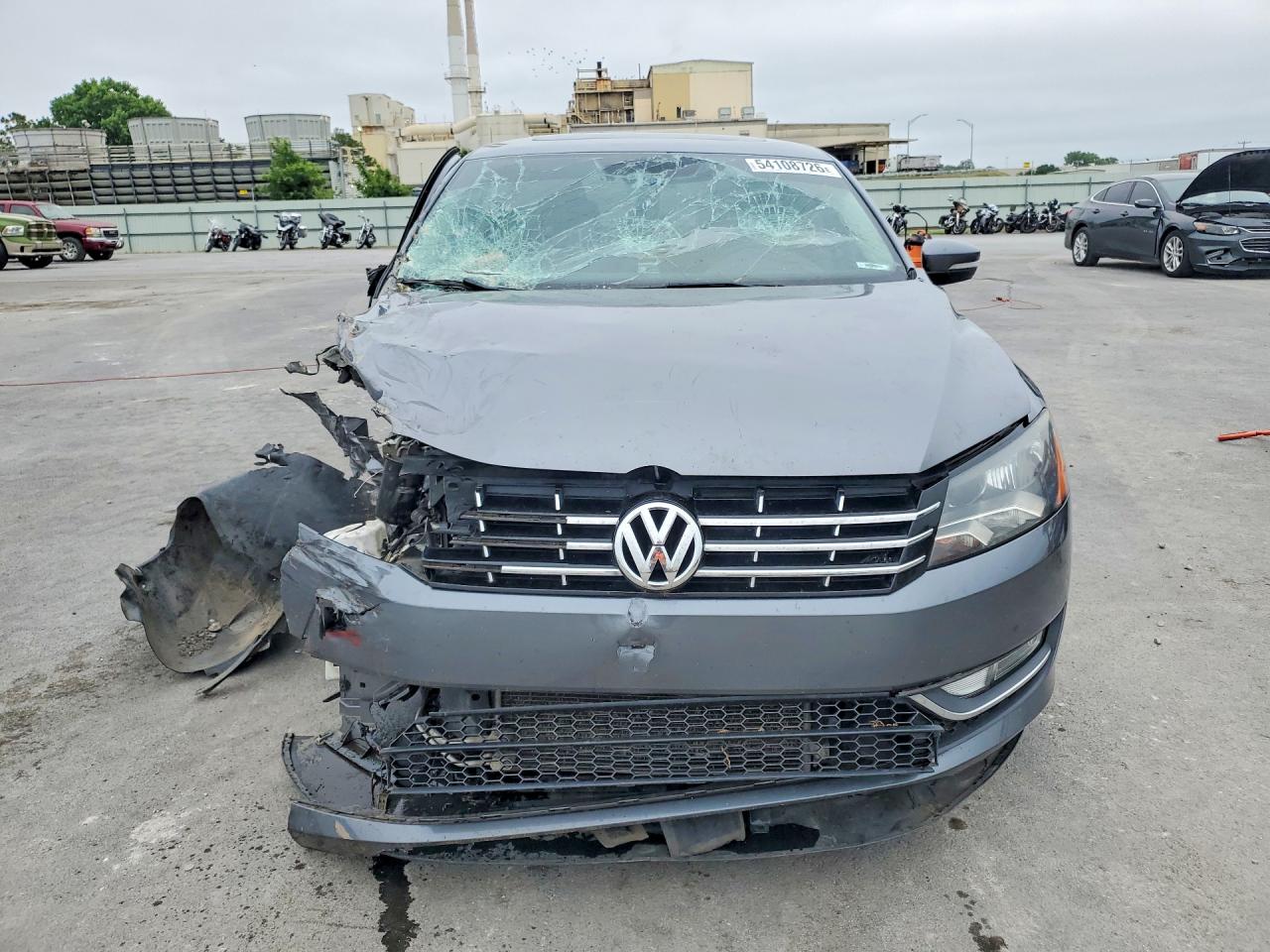 2013 VOLKSWAGEN PASSAT