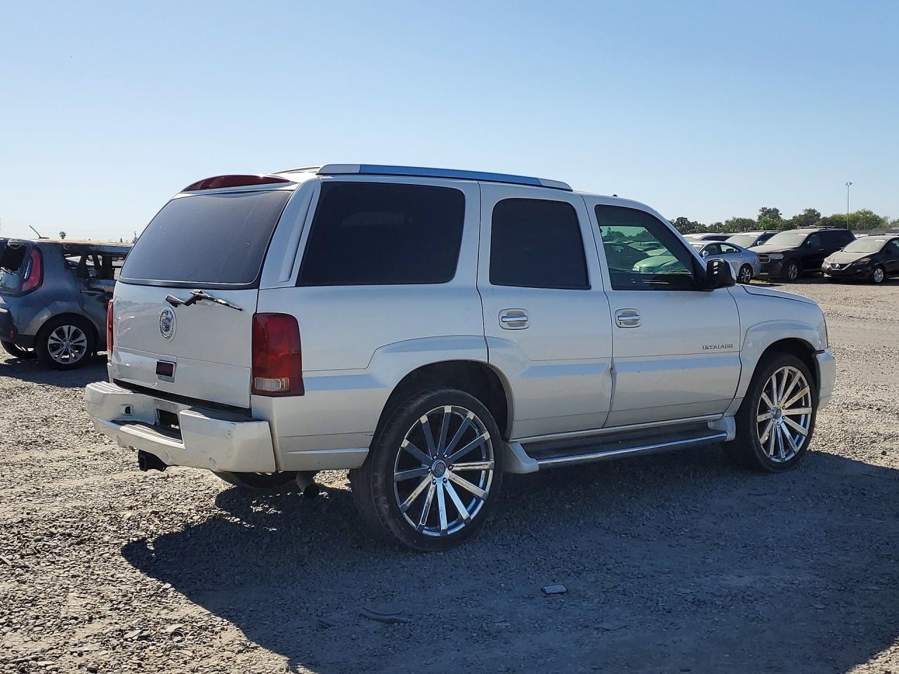 2003 CADILLAC ESCALADE