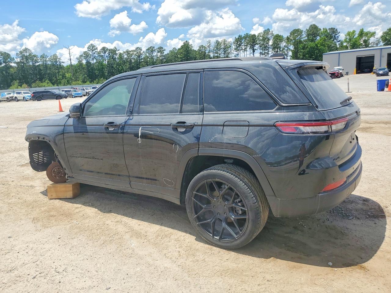 2023 JEEP CHEROKEE