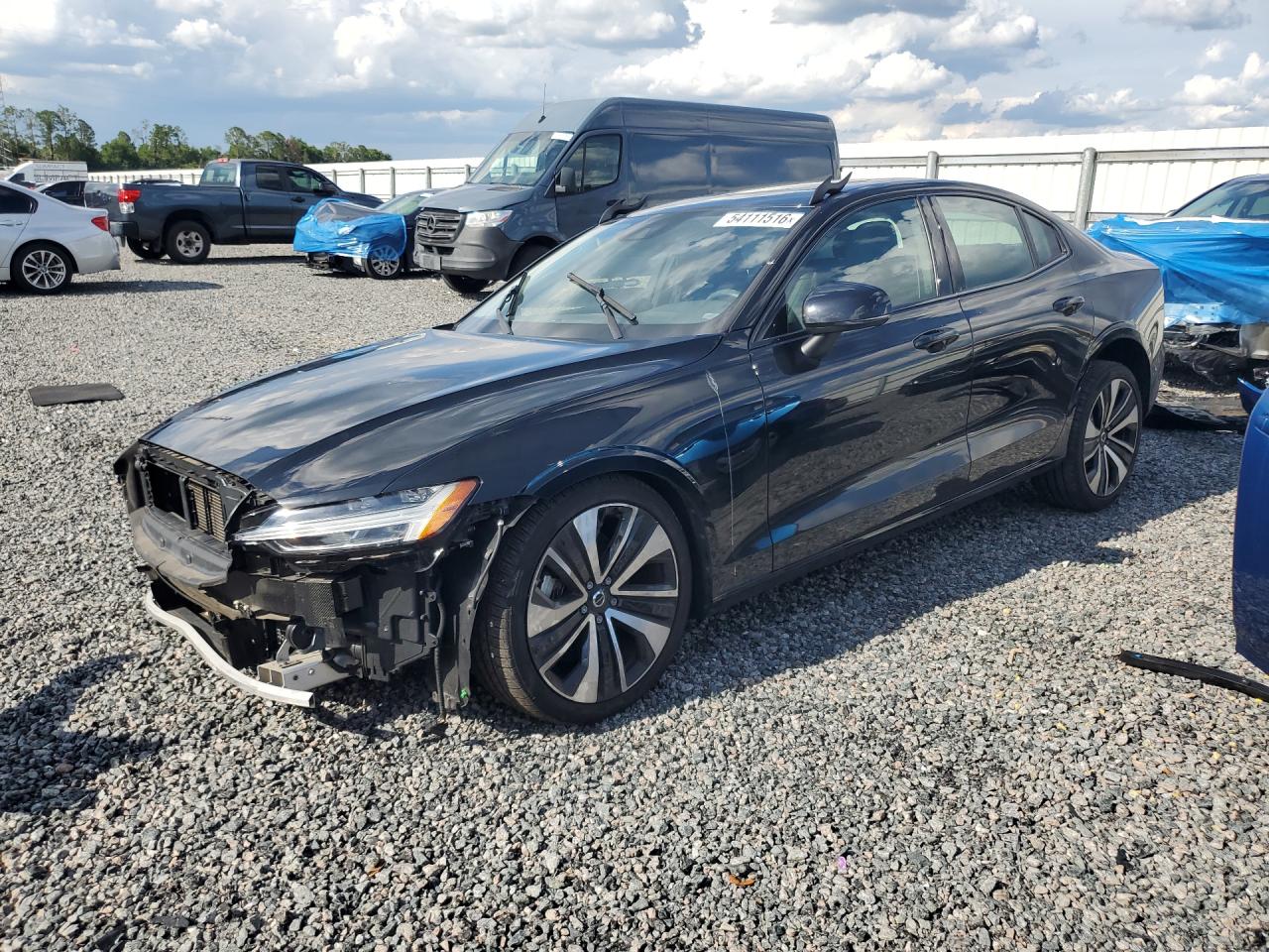 2022 VOLVO S60