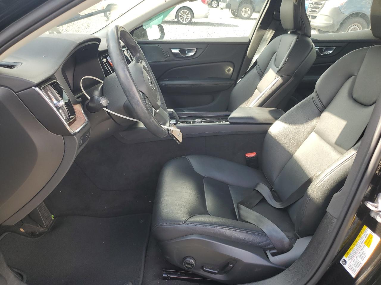 2022 VOLVO S60