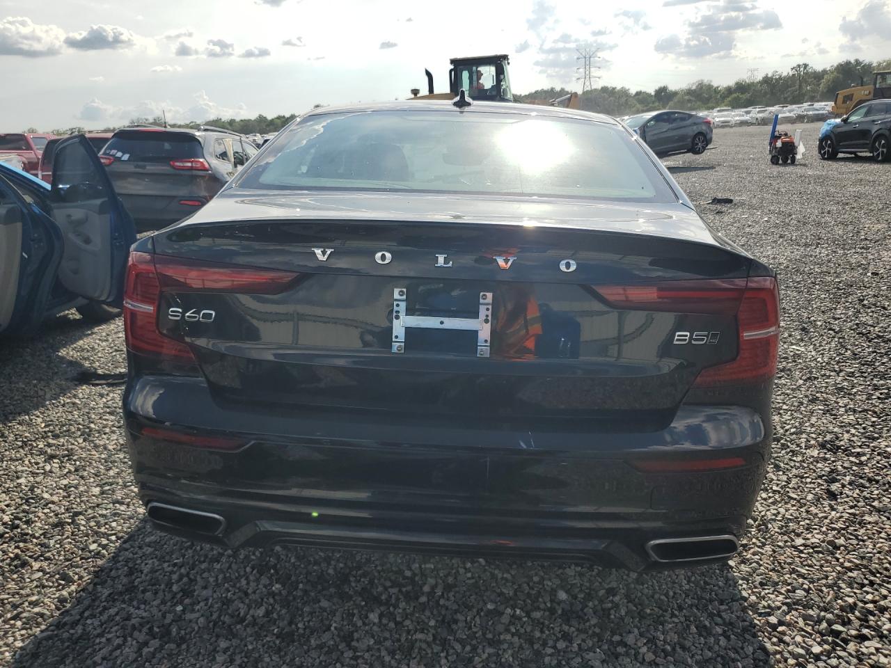 2022 VOLVO S60