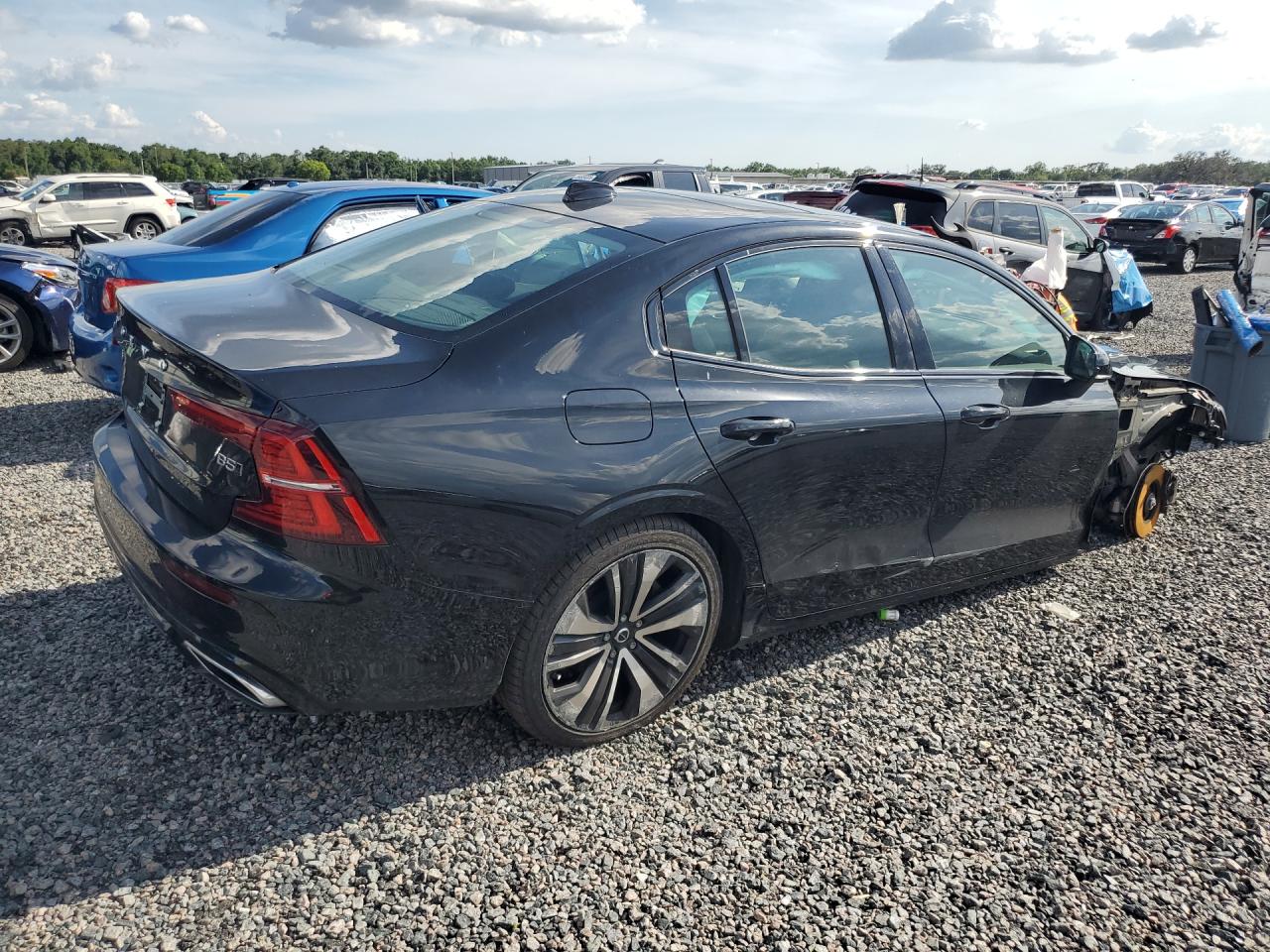 2022 VOLVO S60