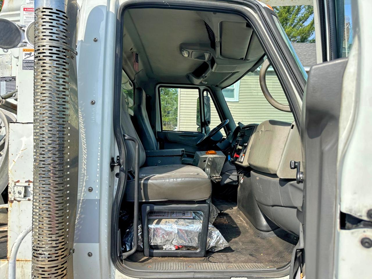 2011 INTERNATIONAL 4000 SERIE