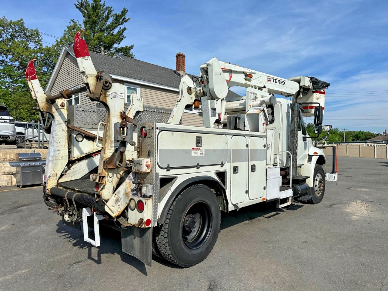 2011 INTERNATIONAL 4000 SERIE