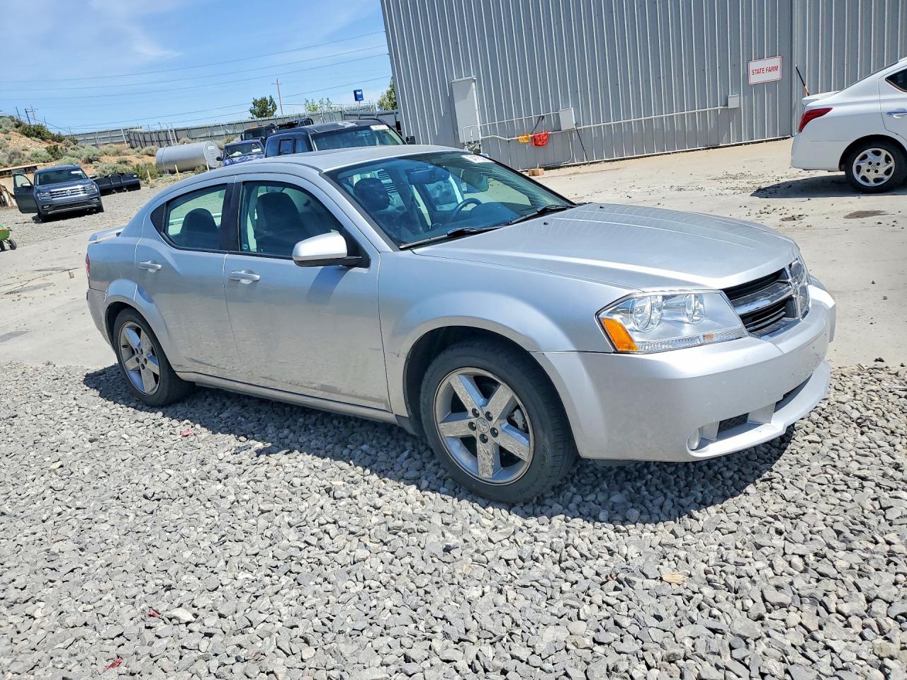 2010 DODGE AVENGER