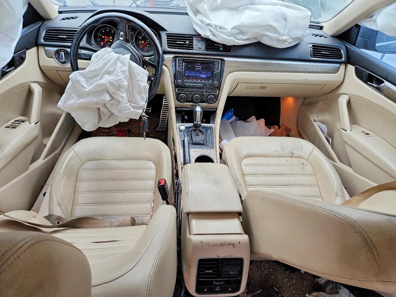 2017 VOLKSWAGEN PASSAT
