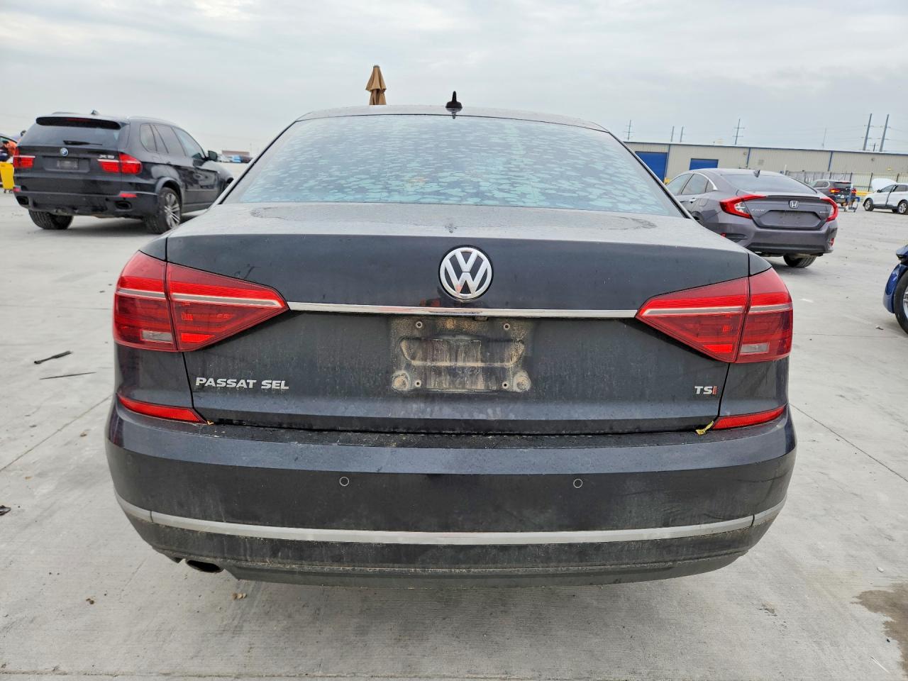 2017 VOLKSWAGEN PASSAT
