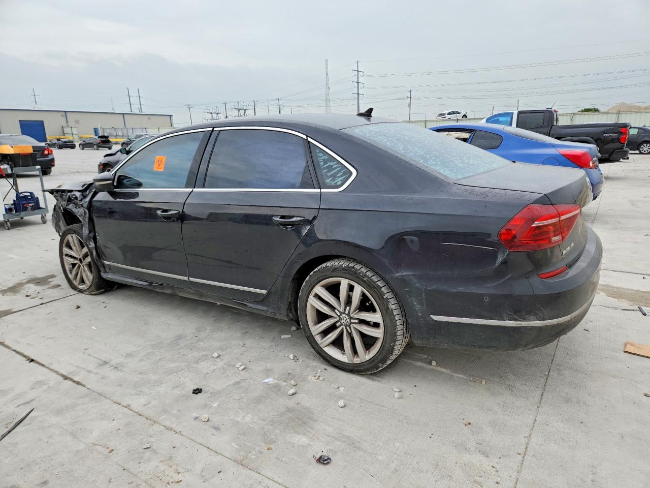 2017 VOLKSWAGEN PASSAT