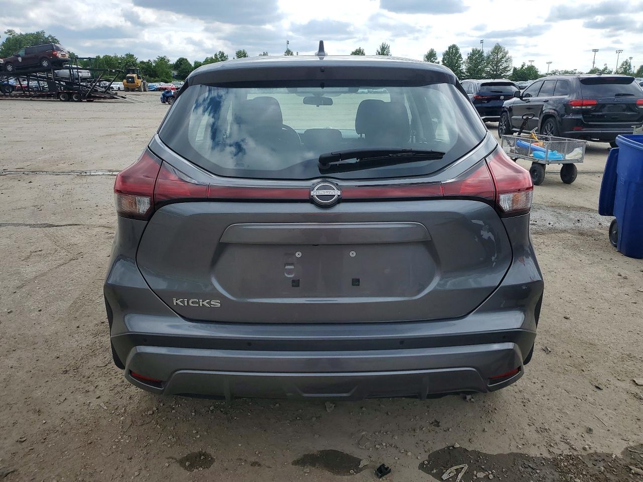 2024 NISSAN KICKS