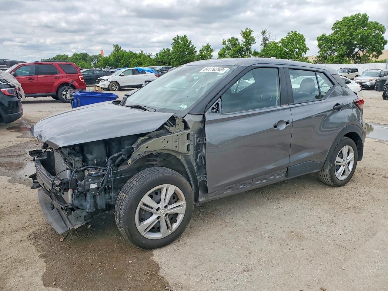 2024 NISSAN KICKS