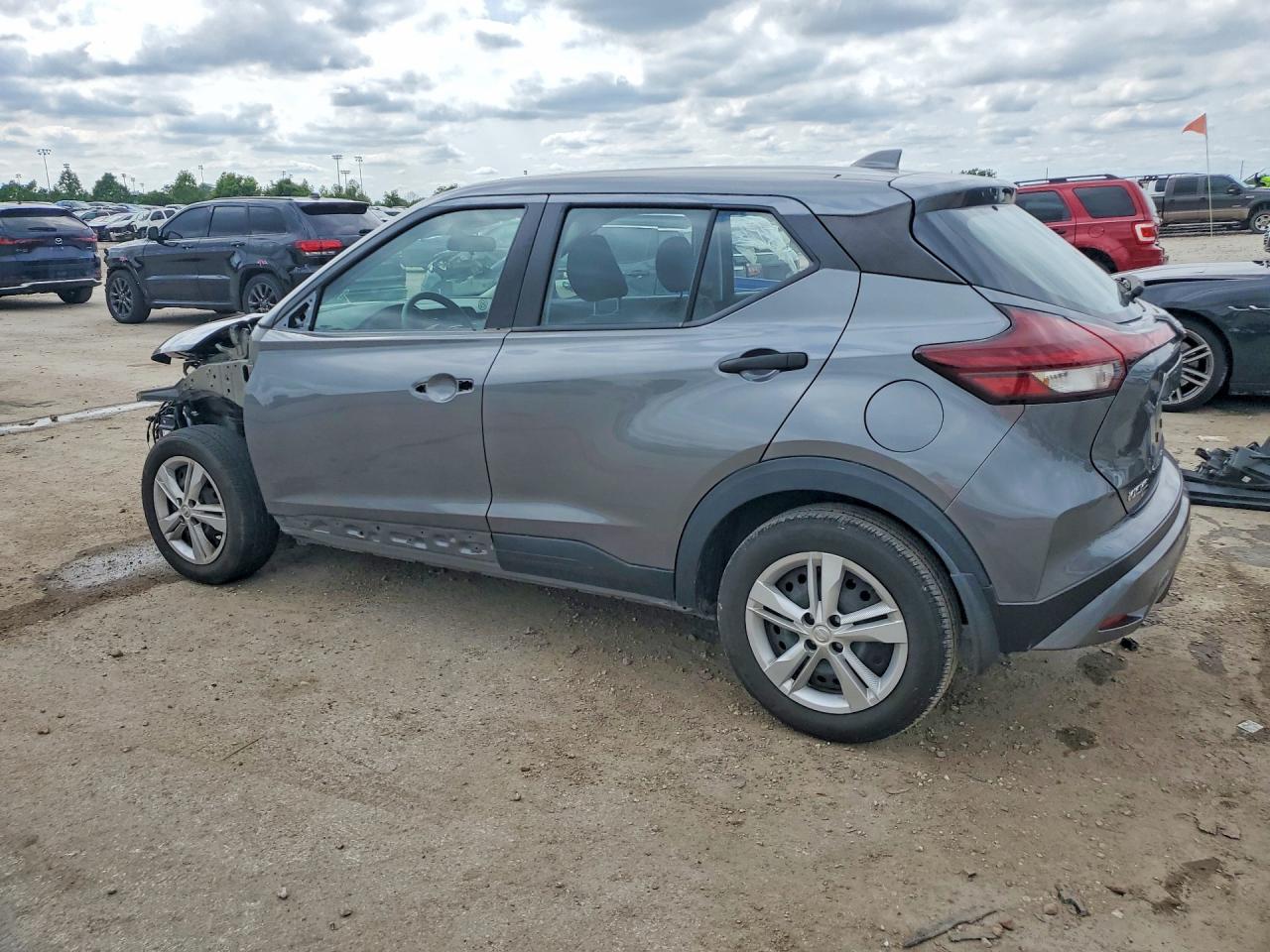 2024 NISSAN KICKS