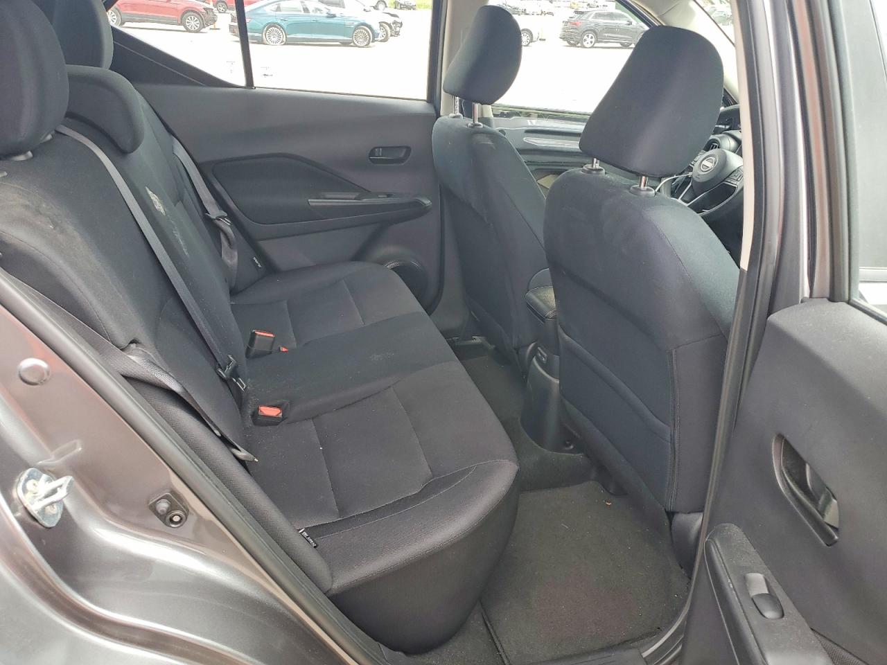 2024 NISSAN KICKS