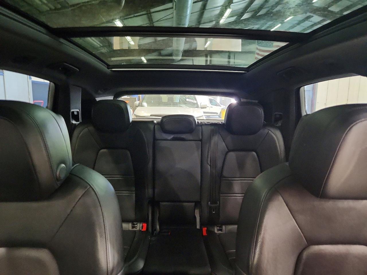 2019 PORSCHE CAYENNE