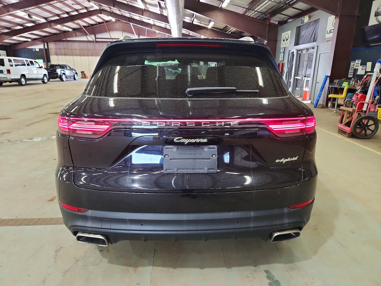 2019 PORSCHE CAYENNE