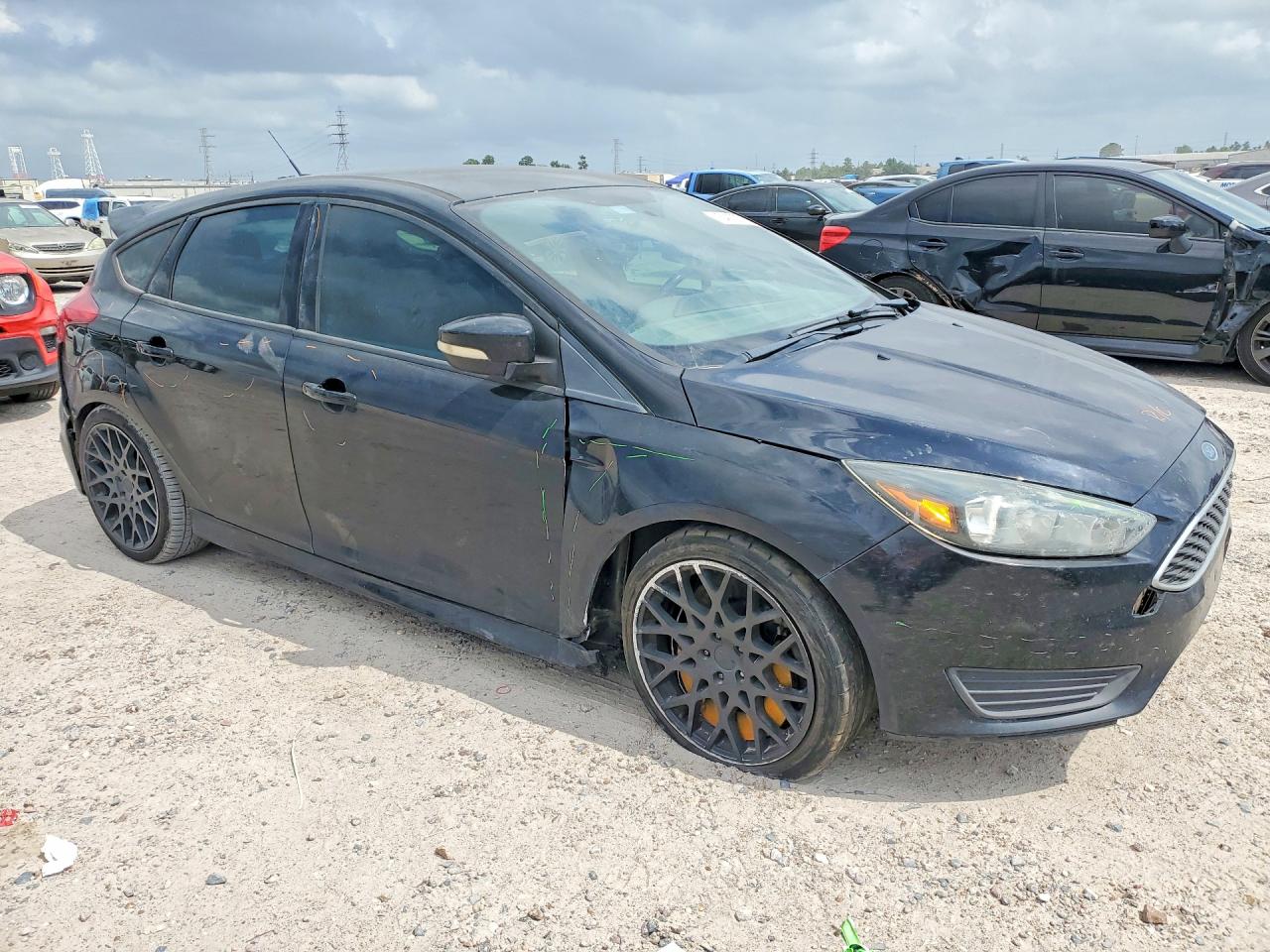 2016 FORD FOCUS