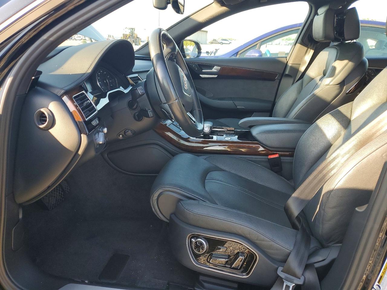2016 AUDI A8