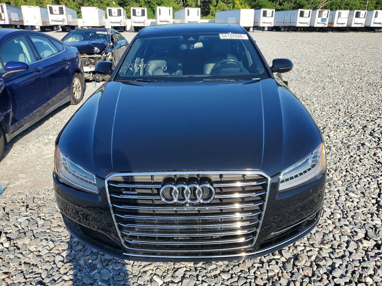 2016 AUDI A8