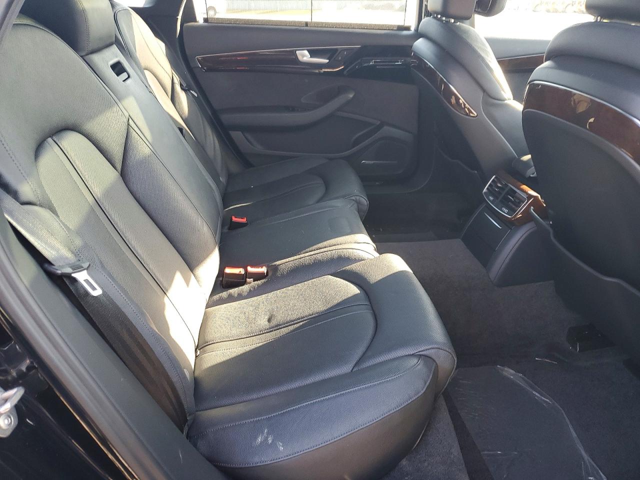 2016 AUDI A8