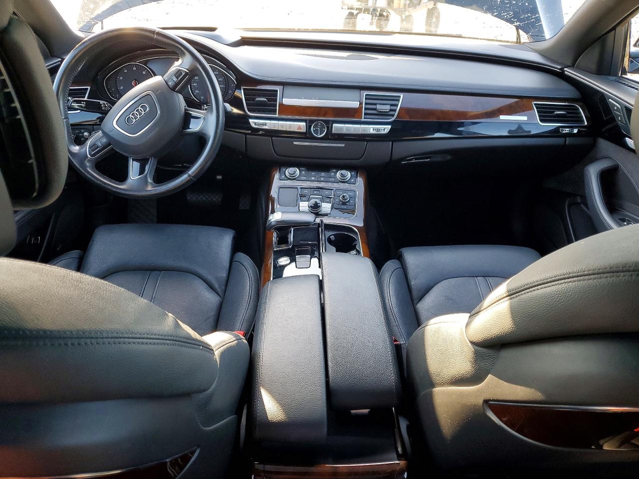 2016 AUDI A8