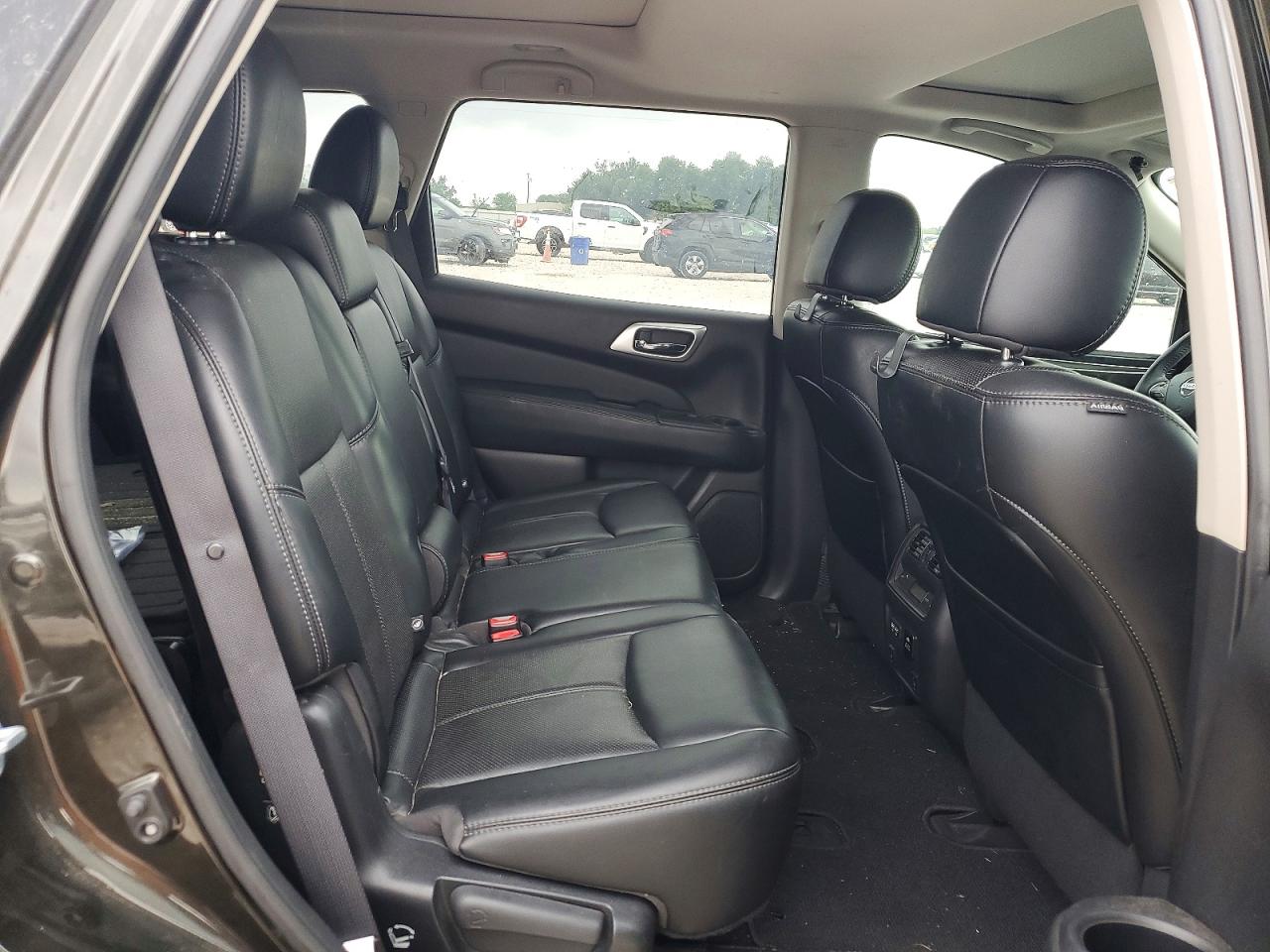 2017 NISSAN PATHFINDER