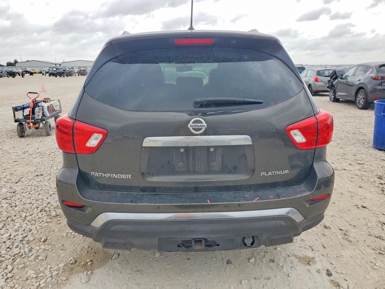 2017 NISSAN PATHFINDER