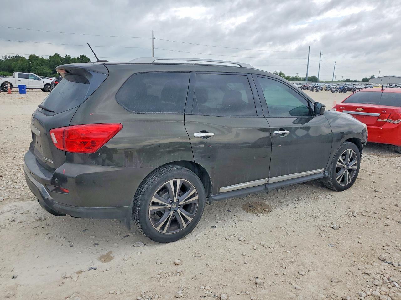 2017 NISSAN PATHFINDER