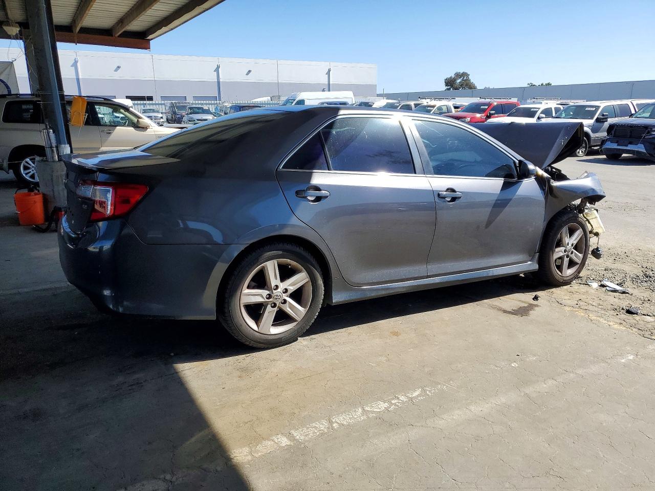 2013 TOYOTA CAMRY
