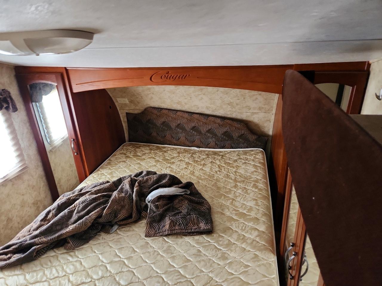 2011 COUGAR 5TH WHEEL